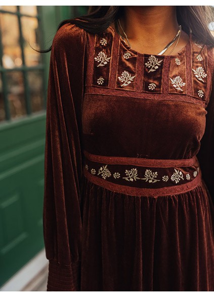 AUTUMN EMBROIDERED MAXI